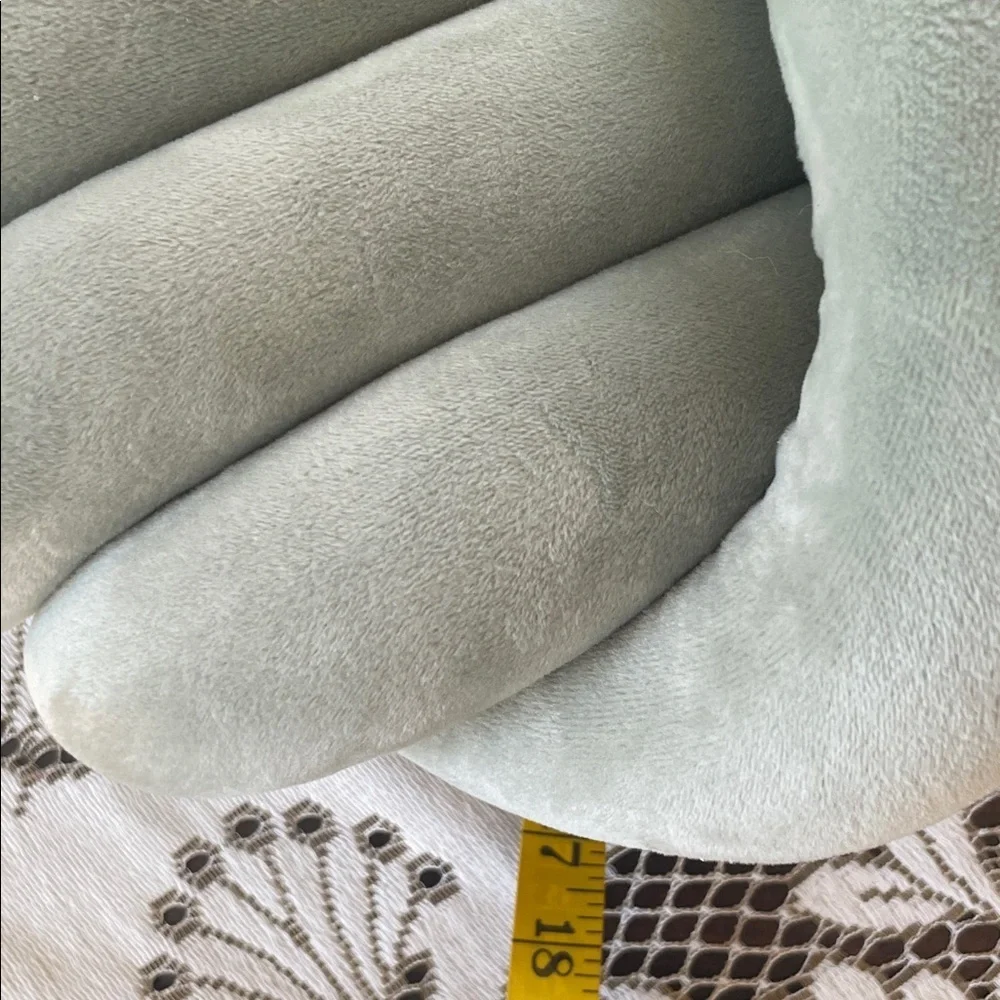 Sioloc Plush Soft Decorative Knot Pillow - Sage Green